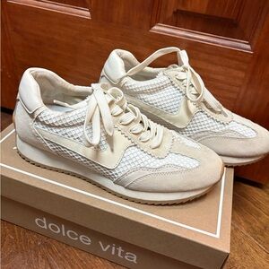 Dolce Vita size 7.5